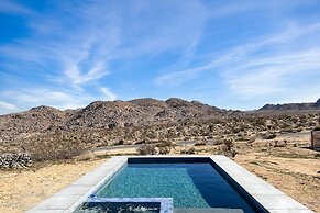 Chicory by Avantstay Modern Desert Retreat w Hot Tub