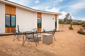 Chicory by Avantstay Modern Desert Retreat w Hot Tub