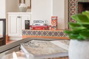 De Luz by Avantstay 5 Acre Estate w Lake Pool Hot Tub