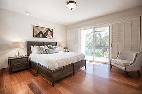 De Luz by Avantstay 5 Acre Estate w Lake Pool Hot Tub