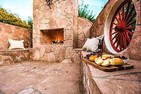 De Luz by Avantstay 5 Acre Estate w Lake Pool Hot Tub