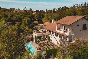 De Luz by Avantstay 5 Acre Estate w Lake Pool Hot Tub