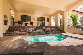 De Luz by Avantstay 5 Acre Estate w Lake Pool Hot Tub
