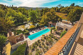 De Luz by Avantstay 5 Acre Estate w Lake Pool Hot Tub