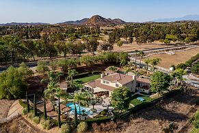 Villa Verdot by Avantstay Spectacular 6 BR Estate w Pool Hot Tub Tenni