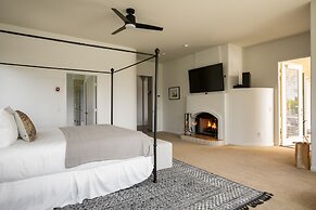 Villa Verdot by Avantstay Spectacular 6 BR Estate w Pool Hot Tub Tenni