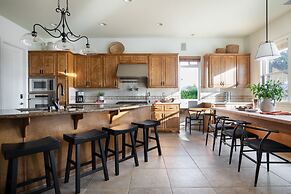 Villa Verdot by Avantstay Spectacular 6 BR Estate w Pool Hot Tub Tenni