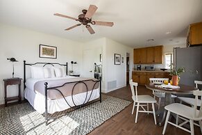 Villa Verdot by Avantstay Spectacular 6 BR Estate w Pool Hot Tub Tenni