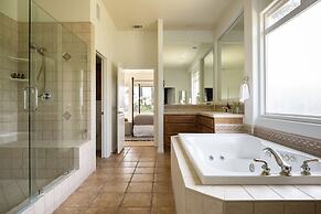 Villa Verdot by Avantstay Spectacular 6 BR Estate w Pool Hot Tub Tenni