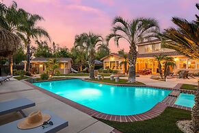 Villa Verdot by Avantstay Spectacular 6 BR Estate w Pool Hot Tub Tenni