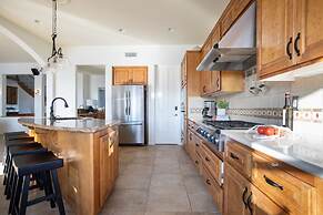 Villa Verdot by Avantstay Spectacular 6 BR Estate w Pool Hot Tub Tenni