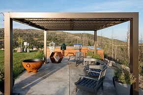 Belleza by Avantstay Hilltop Mansion w Pool Panoramic Views Ultra Mode