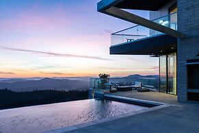 Belleza by Avantstay Hilltop Mansion w Pool Panoramic Views Ultra Mode