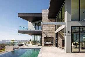 Belleza by Avantstay Hilltop Mansion w Pool Panoramic Views Ultra Mode