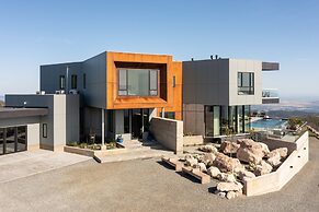 Belleza by Avantstay Hilltop Mansion w Pool Panoramic Views Ultra Mode