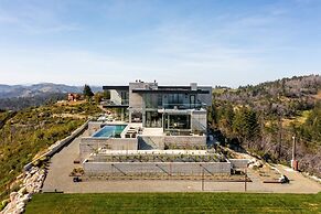 Belleza by Avantstay Hilltop Mansion w Pool Panoramic Views Ultra Mode