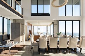 Belleza by Avantstay Hilltop Mansion w Pool Panoramic Views Ultra Mode