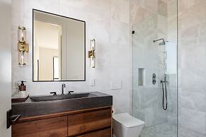 Belleza by Avantstay Hilltop Mansion w Pool Panoramic Views Ultra Mode