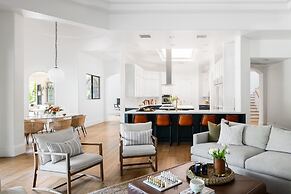 Villa Verbena by Avantstay Expansive Estate w B-ball Court Pool Spa En