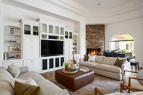 Villa Verbena by Avantstay Expansive Estate w B-ball Court Pool Spa En