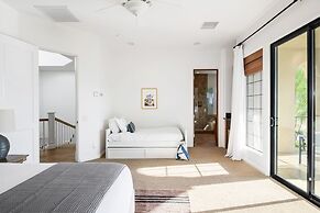 Villa Verbena by Avantstay Expansive Estate w B-ball Court Pool Spa En