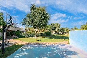 Villa Verbena by Avantstay Expansive Estate w B-ball Court Pool Spa En
