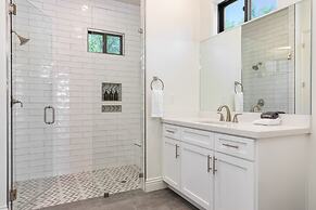 Villa Verbena by Avantstay Expansive Estate w B-ball Court Pool Spa En