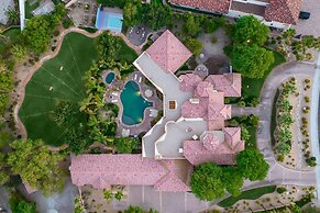 Villa Verbena by Avantstay Expansive Estate w B-ball Court Pool Spa En