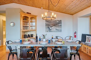 Golden Summit by Avantstay Stunning Secluded Cabin w Access to Tahoe D