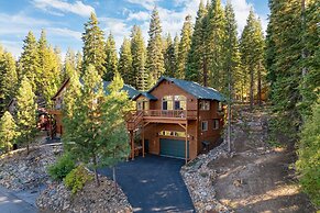 Golden Summit by Avantstay Stunning Secluded Cabin w Access to Tahoe D