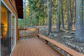 Golden Summit by Avantstay Stunning Secluded Cabin w Access to Tahoe D