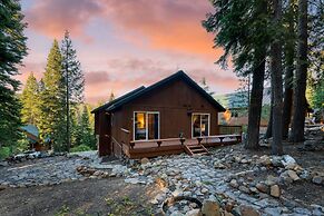Golden Summit by Avantstay Stunning Secluded Cabin w Access to Tahoe D