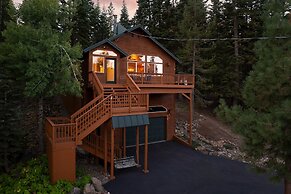 Golden Summit by Avantstay Stunning Secluded Cabin w Access to Tahoe D