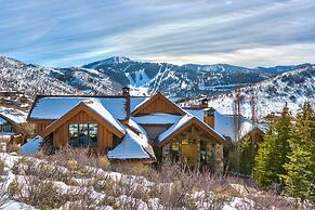 Telemark Luxury Retreat by Avantstay Stunning Views w Hot Tub Theatre 