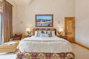 Telemark Luxury Retreat by Avantstay Stunning Views w Hot Tub Theatre 