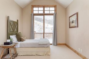 Telemark Luxury Retreat by Avantstay Stunning Views w Hot Tub Theatre 