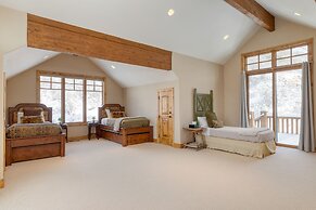 Telemark Luxury Retreat by Avantstay Stunning Views w Hot Tub Theatre 