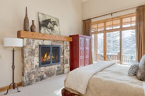 Telemark Luxury Retreat by Avantstay Stunning Views w Hot Tub Theatre 