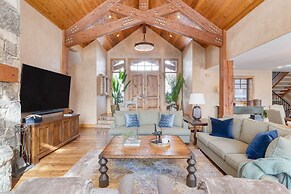 Telemark Luxury Retreat by Avantstay Stunning Views w Hot Tub Theatre 