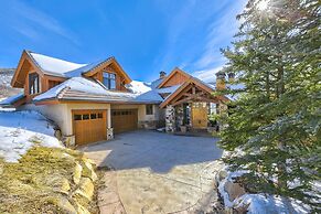 Telemark Luxury Retreat by Avantstay Stunning Views w Hot Tub Theatre 