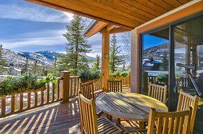 Telemark Luxury Retreat by Avantstay Stunning Views w Hot Tub Theatre 