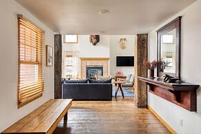 Holly by Avantstay In the Heart of Breckenridge w Hot Tub Game Room Ro