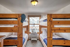 Holly by Avantstay In the Heart of Breckenridge w Hot Tub Game Room Ro