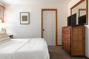 Holly by Avantstay In the Heart of Breckenridge w Hot Tub Game Room Ro