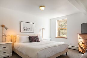 Holly by Avantstay In the Heart of Breckenridge w Hot Tub Game Room Ro