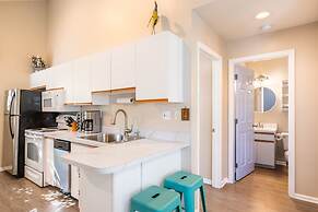 Parrot Perch by Avantstay Old Town Key West w Shared Pool Week Long St