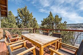 Lakefront Lodge by Avantstay Lakefront Cabin w Hot Tub