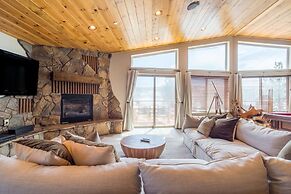 Lakefront Lodge by Avantstay Lakefront Cabin w Hot Tub