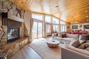 Lakefront Lodge by Avantstay Lakefront Cabin w Hot Tub