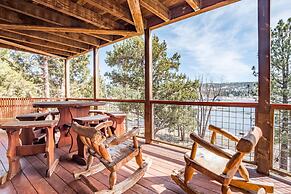 Lakefront Lodge by Avantstay Lakefront Cabin w Hot Tub